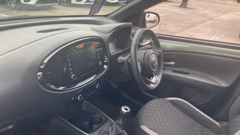 Toyota Aygo X 1.0 VVT-i Edge 5dr Petrol Hatchback